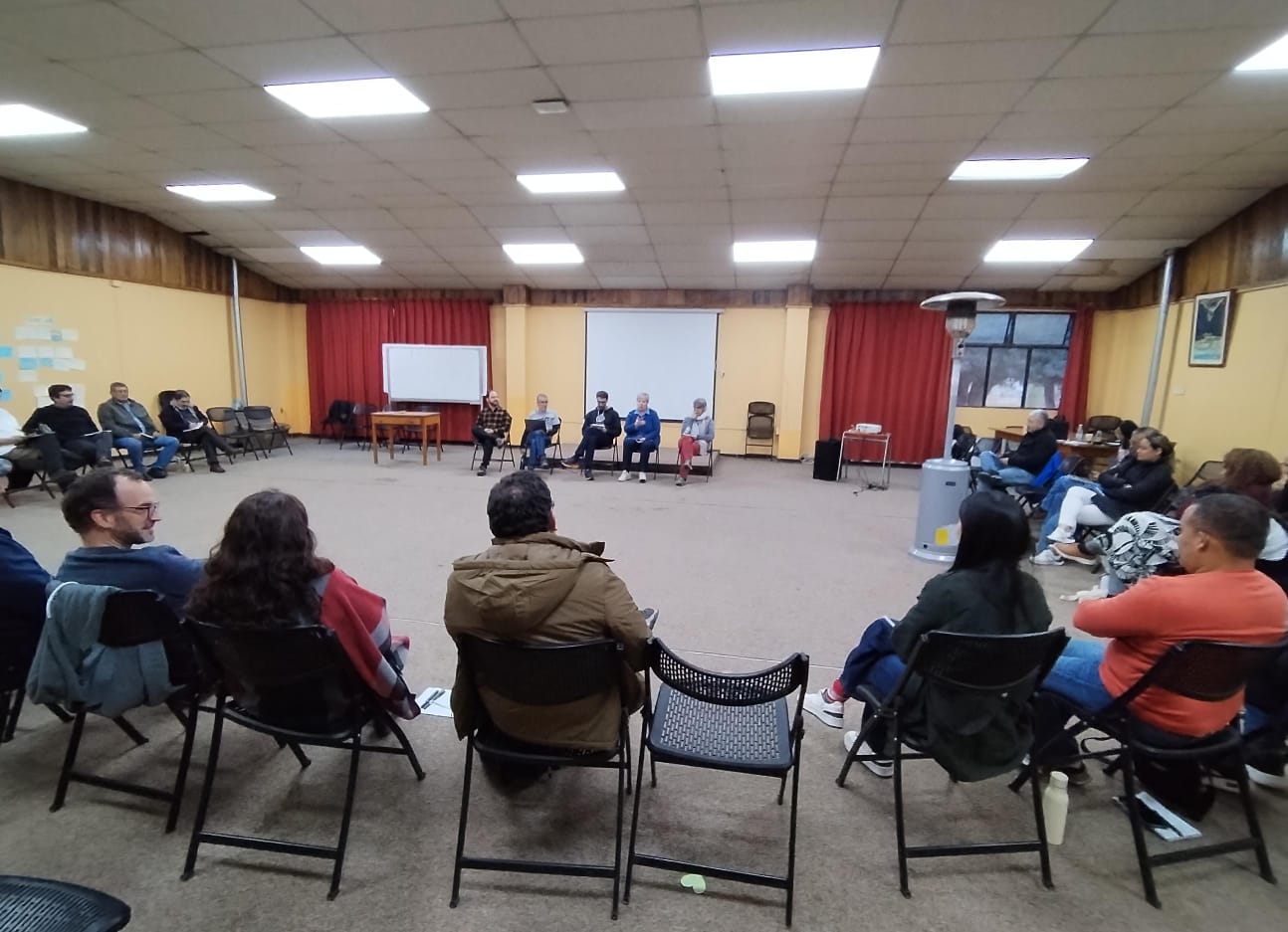 Delegados y delegadas del Apostolado Social en conversación espiritual durante el encuentro