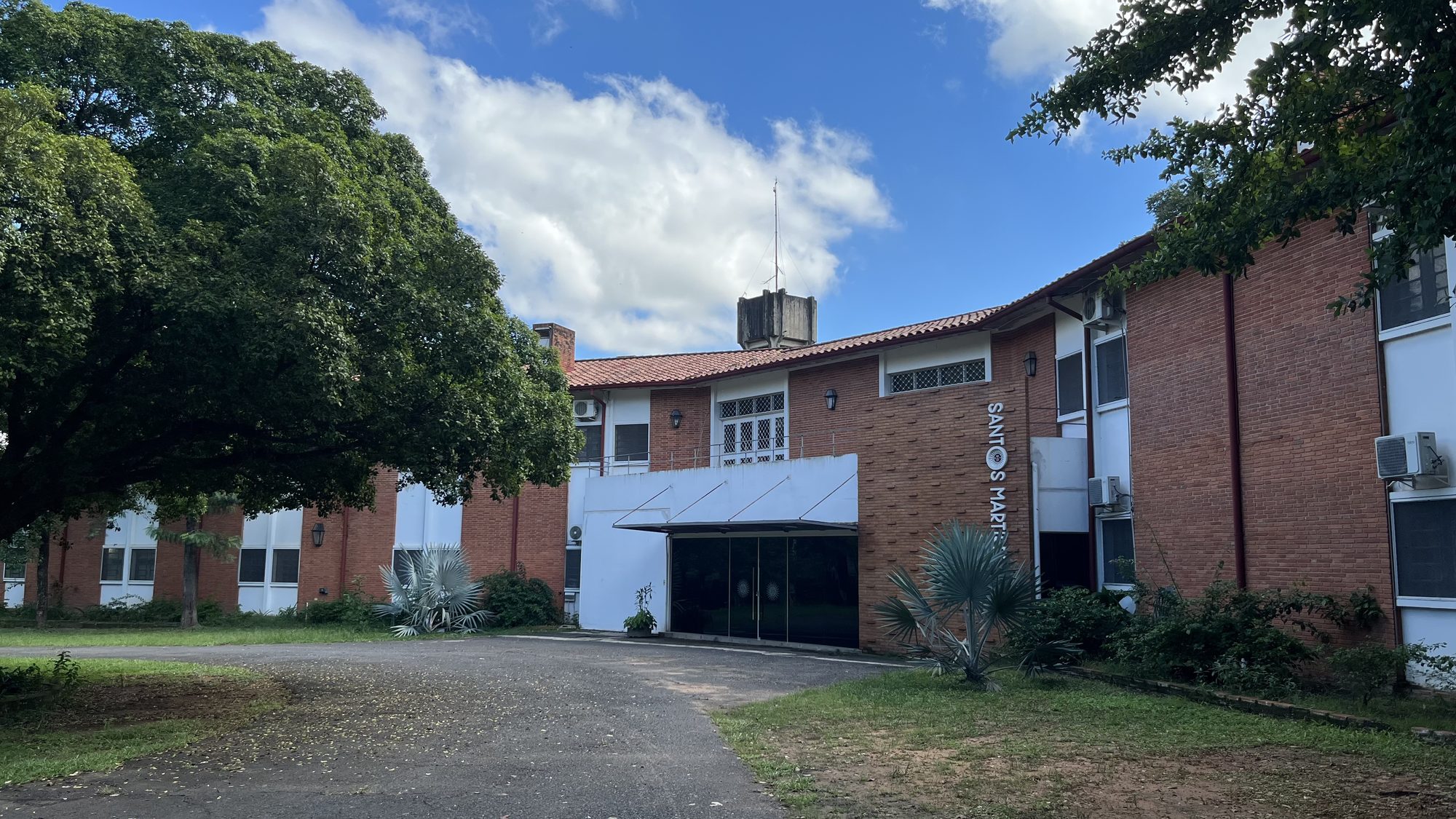 Edificio del Centro de Espiritualidad Santos Mártires