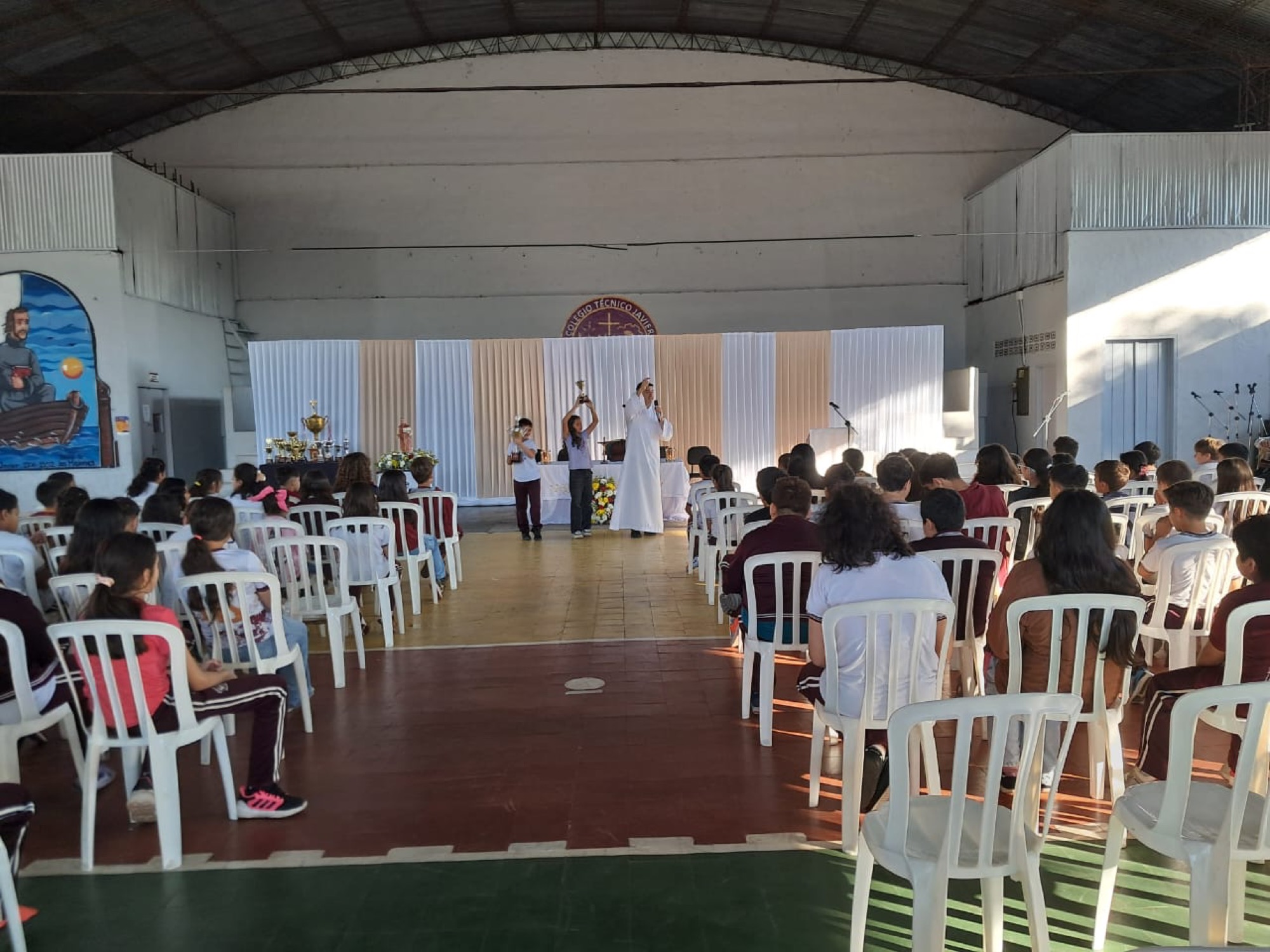 Estudiantes del Colegio Técnico Javier participan de la misa por la fiesta de San Ignacio de Loyola