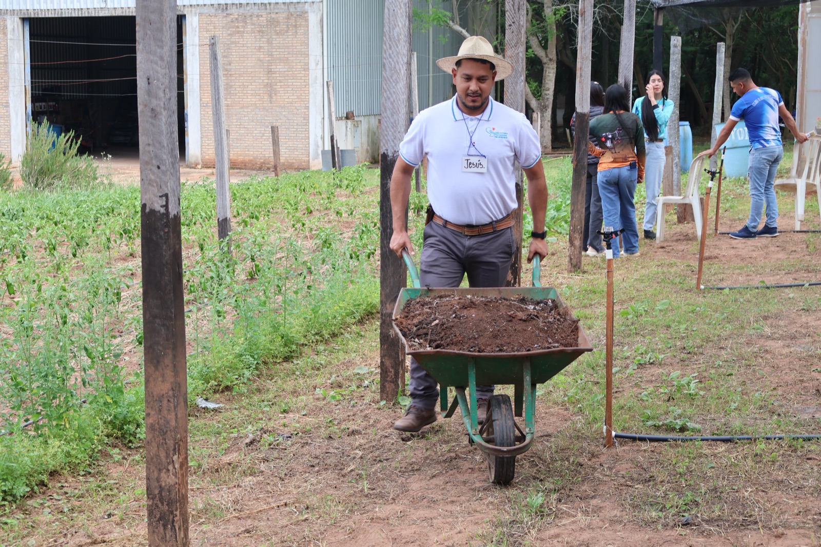 Trabajo de campo en la Finca Agroecológica Pytu Piroy