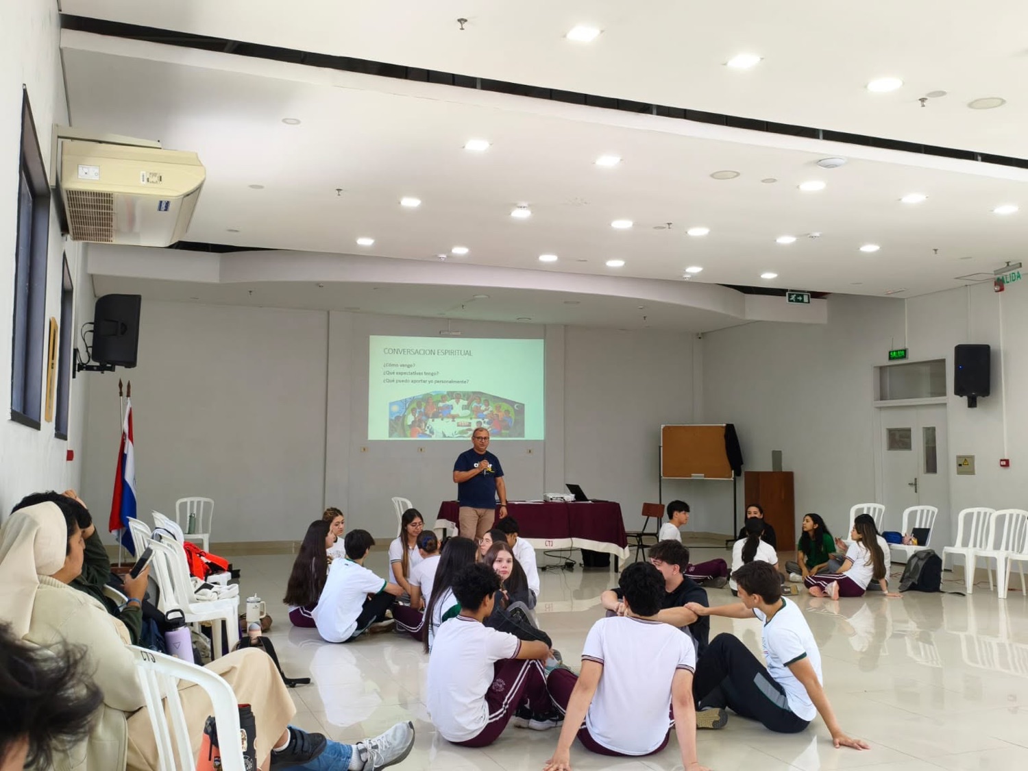 Conversatorio espiritual durante la jornada de preparación de la ACESIP