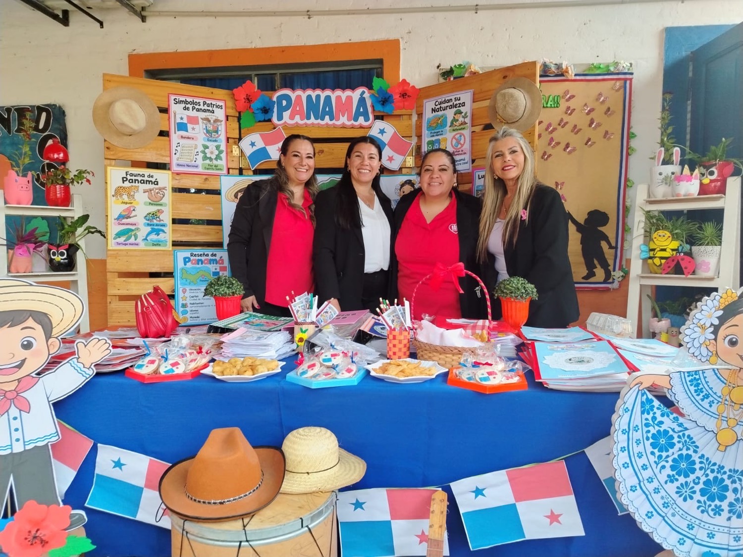 Stand temático de Panamá en la feria pedagógica de la Escuela Despertar