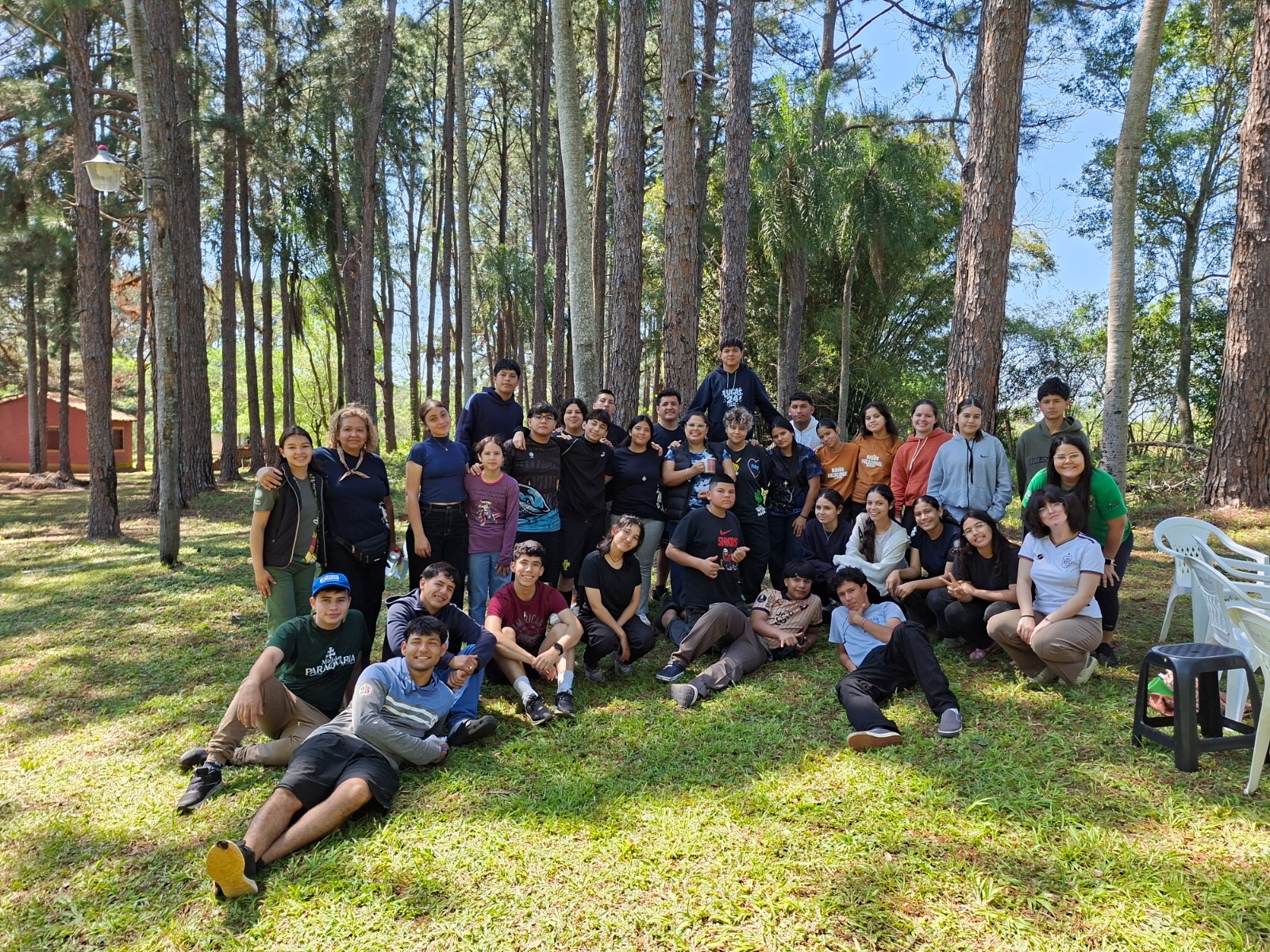 Jóvenes animadores del MEJ Paraguay durante el taller en Piribebuy
