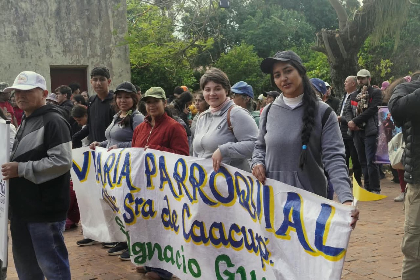 Integrantes de la Vicaría Parroquial Nuestra Señora de Caacupé en una misión